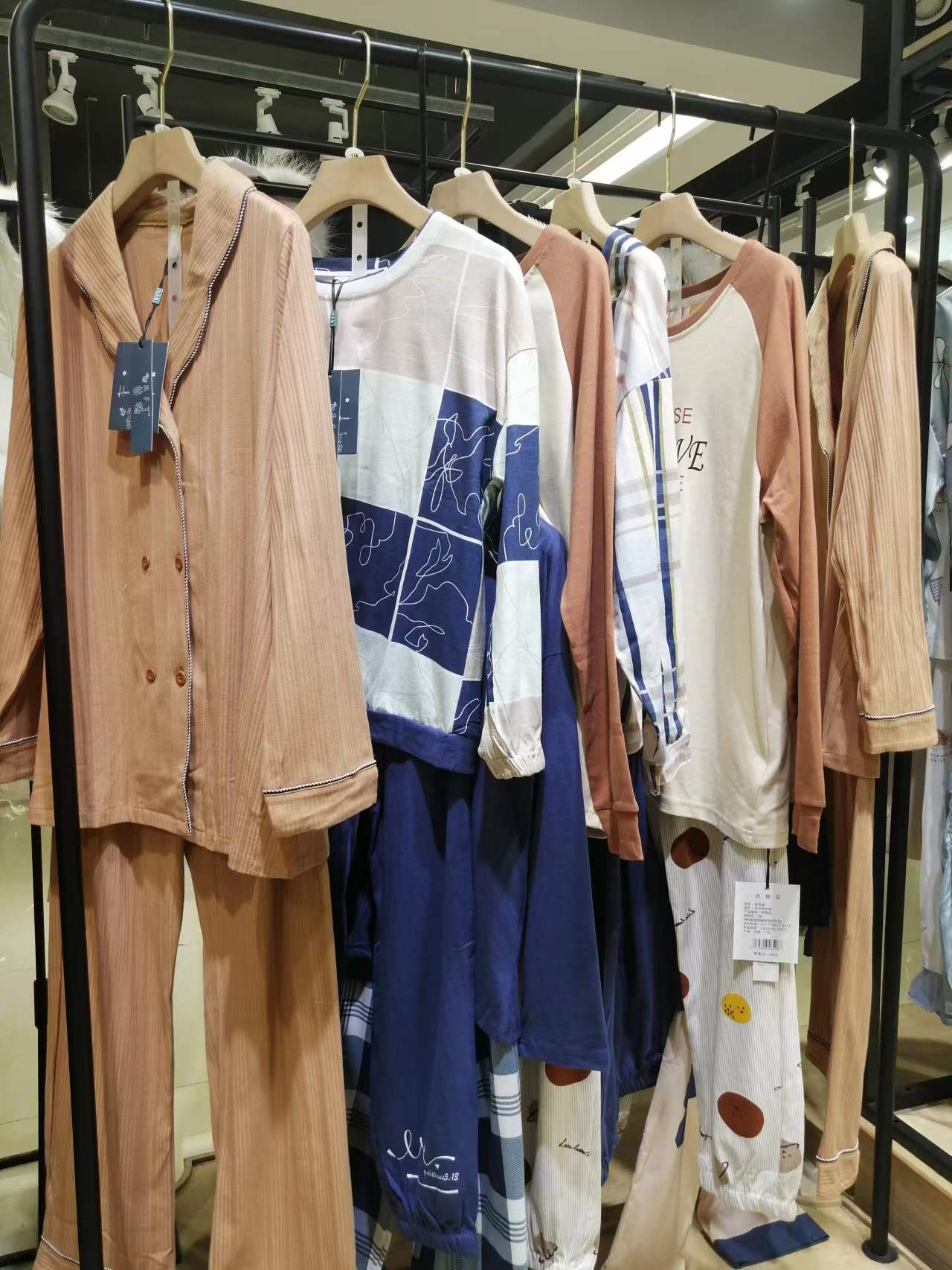 M.FT萌.棼騰家居服2023春品牌折扣女裝尾貨批發(fā)雜款時(shí)尚女裝清倉(cāng)