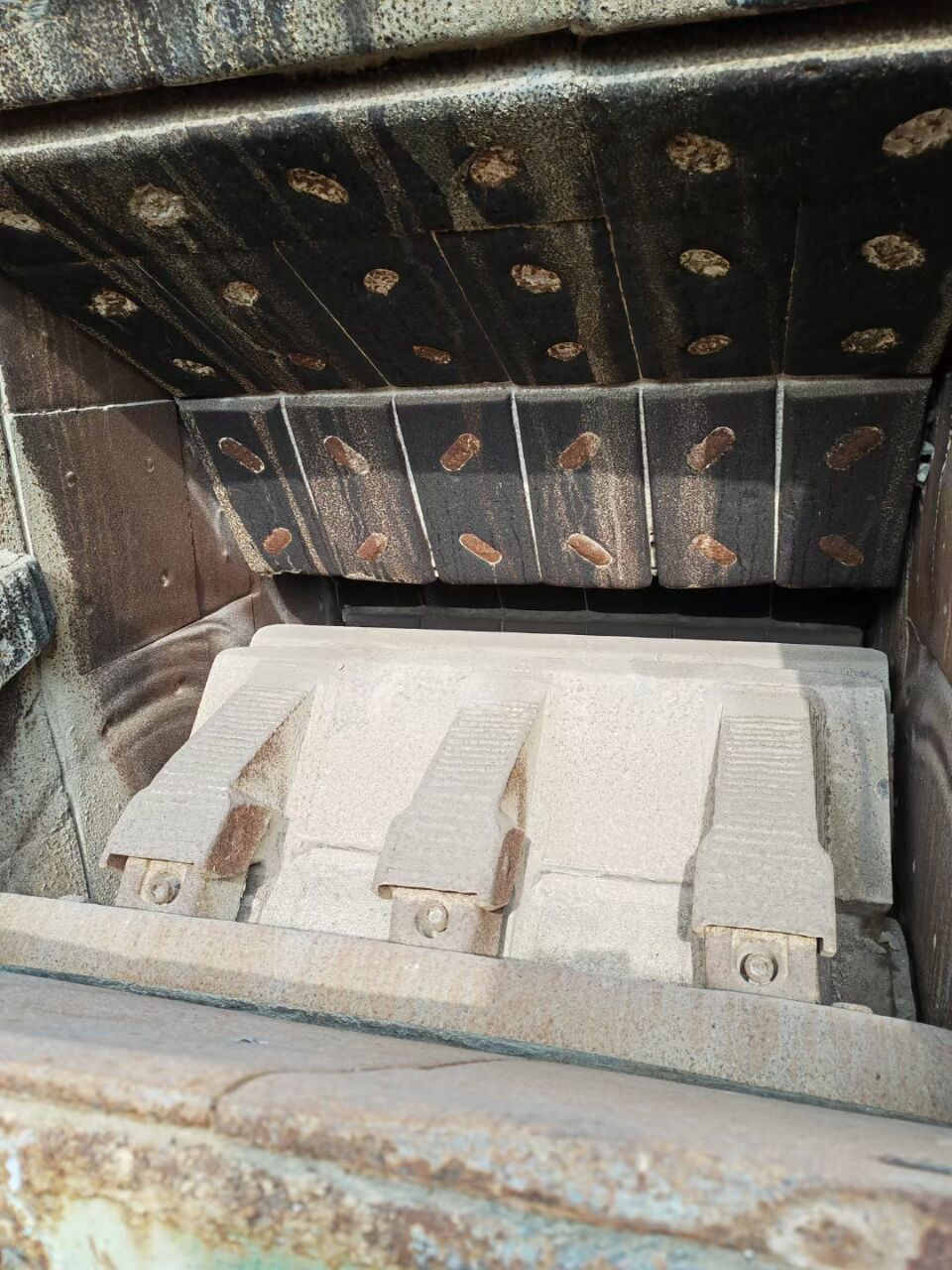 優(yōu)品南礦1311S反擊破碎機(jī)