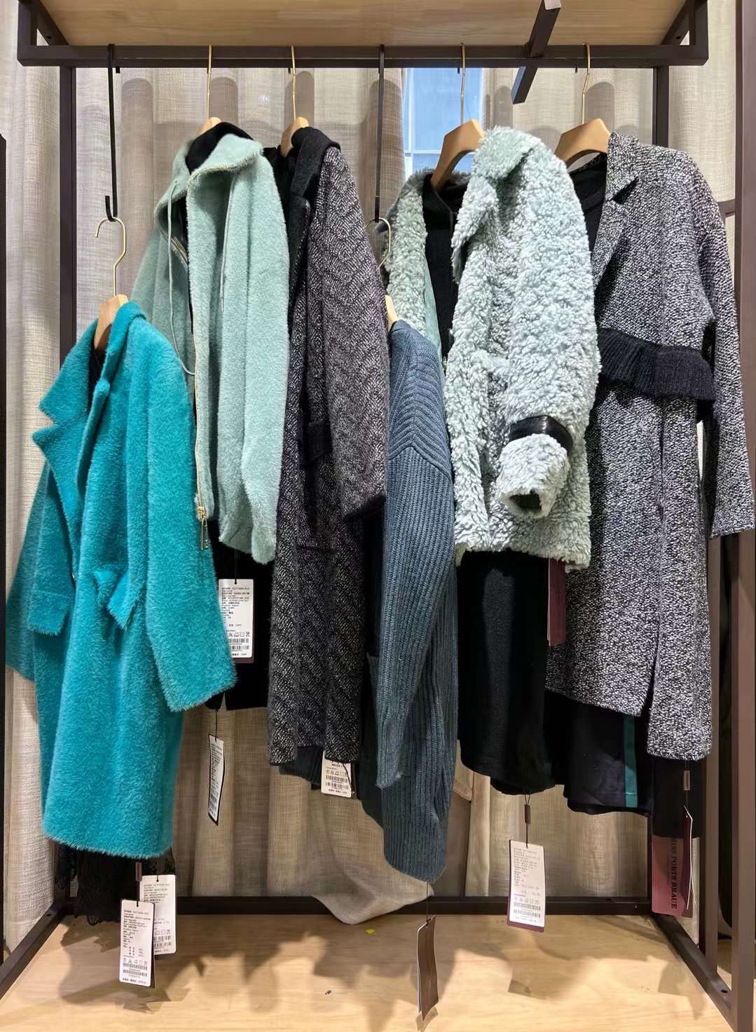【深圳MISS寶姿】22冬直播實體熱賣貨源女裝尾貨庫存走份批發(fā)