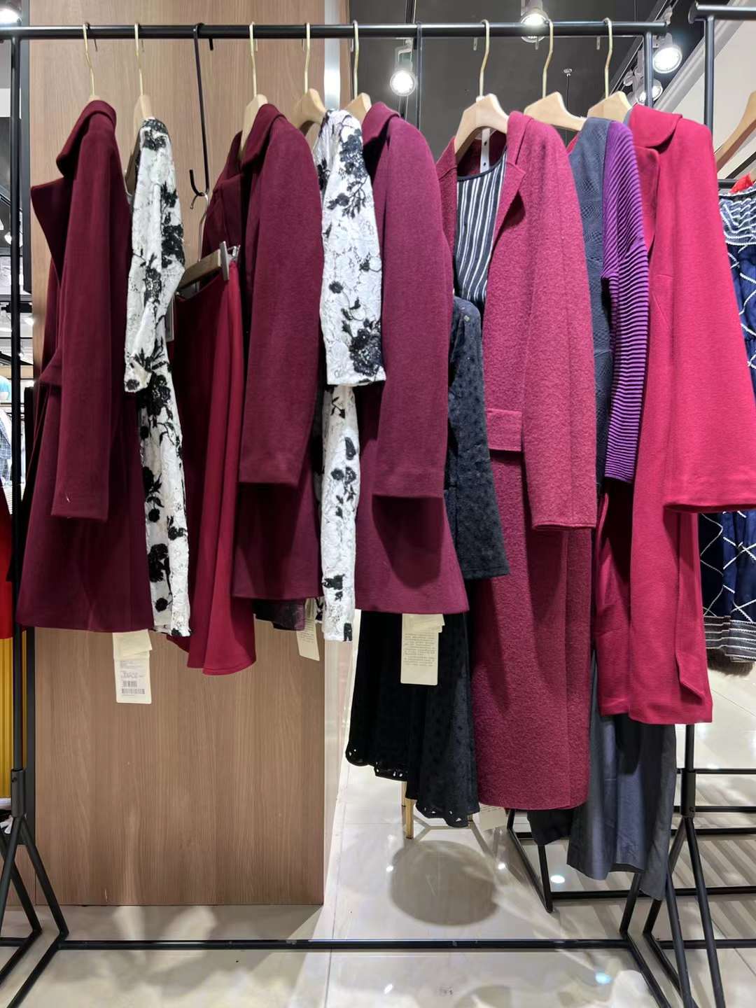 專柜正 品女裝品牌折扣尾貨清倉直播實體貨源 朗黛國際2022