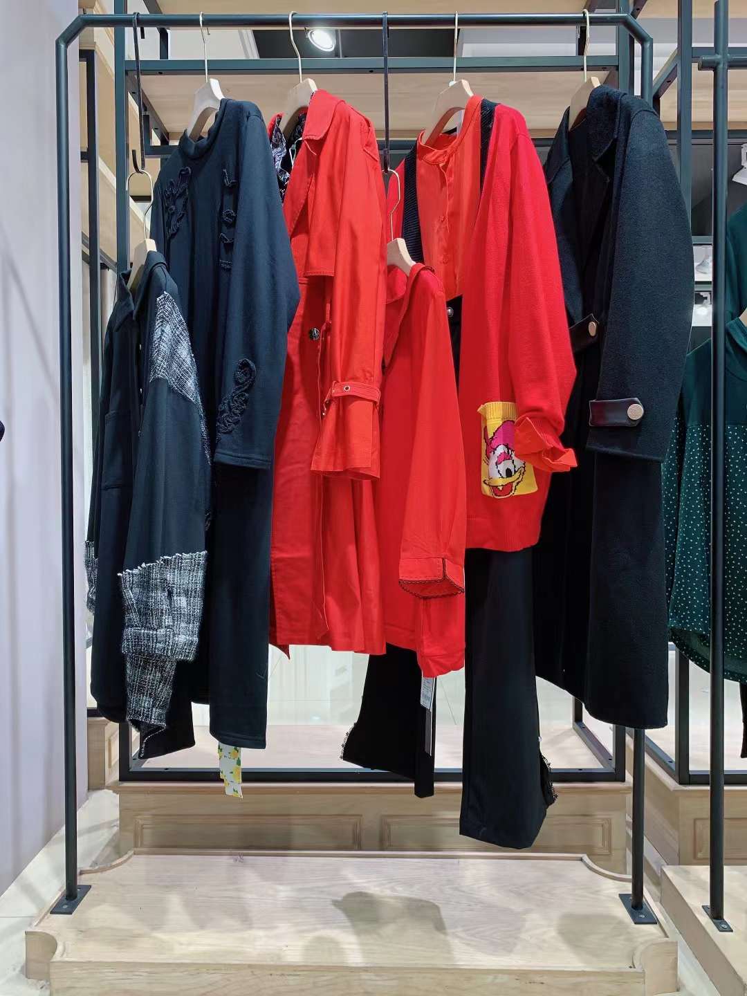 莉佳麗 2022 秋冬專柜撤柜女裝庫(kù)存尾貨清倉(cāng)進(jìn)貨實(shí)體店直播貨源