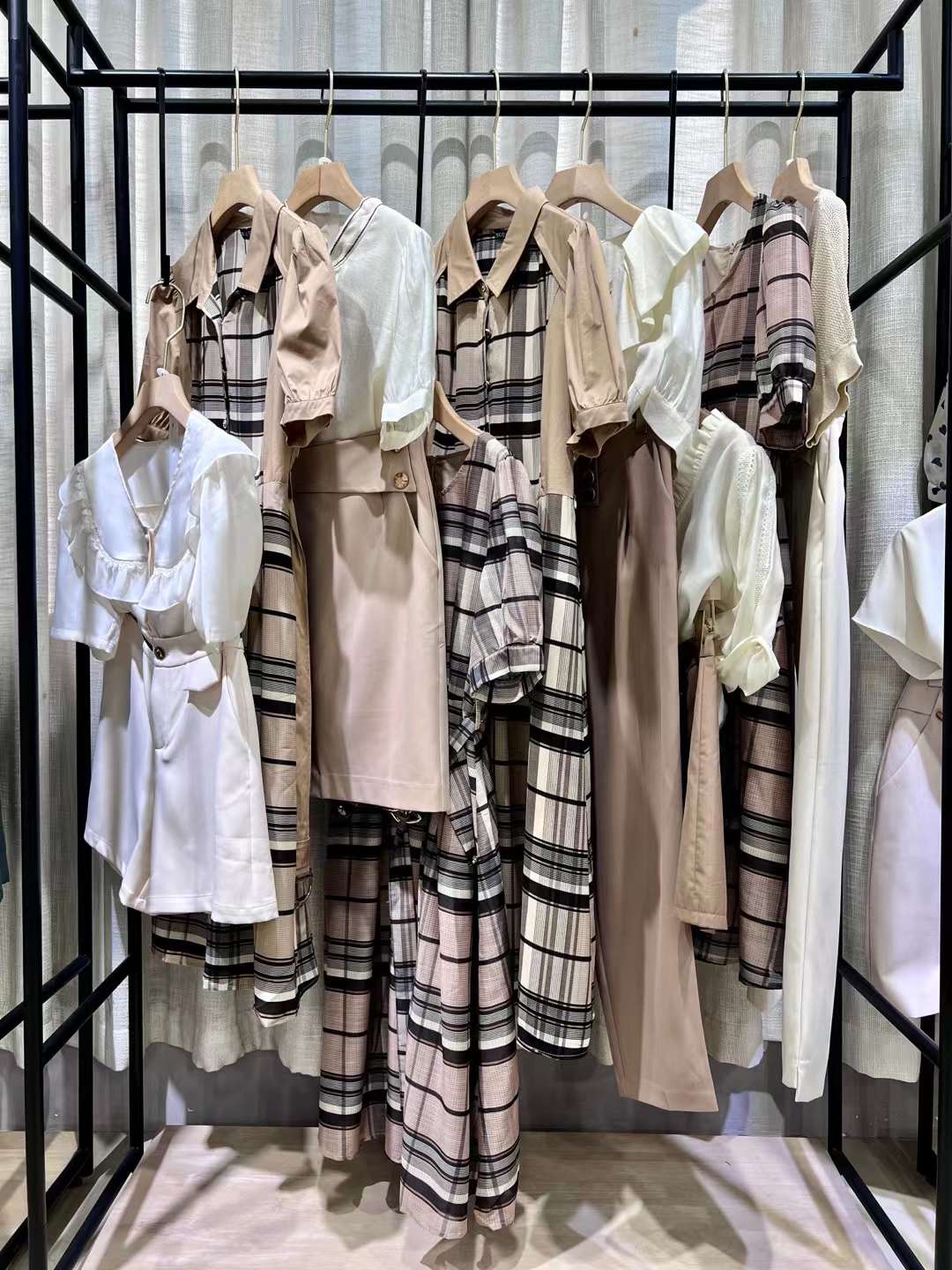 歐莎莉格2023新款正品女裝尾貨庫存批發(fā)直播實體女裝服飾拿貨渠道