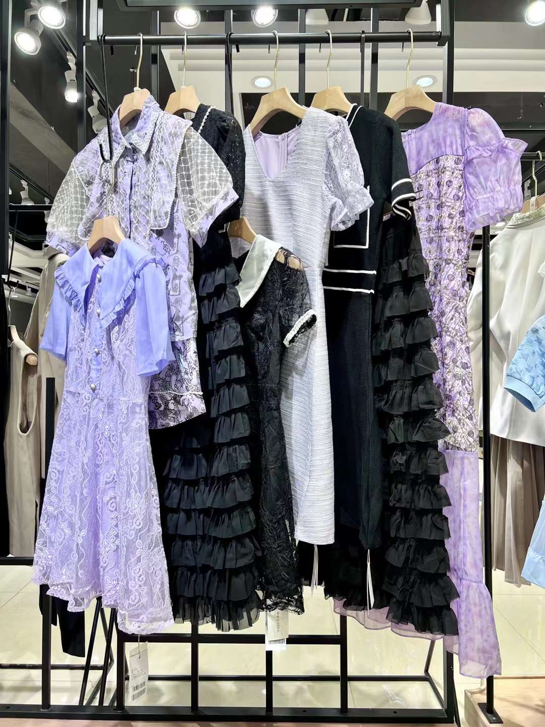 音珂2023 夏品牌折扣女裝尾貨清倉廣州十三行批發(fā)一手貨源批發(fā)