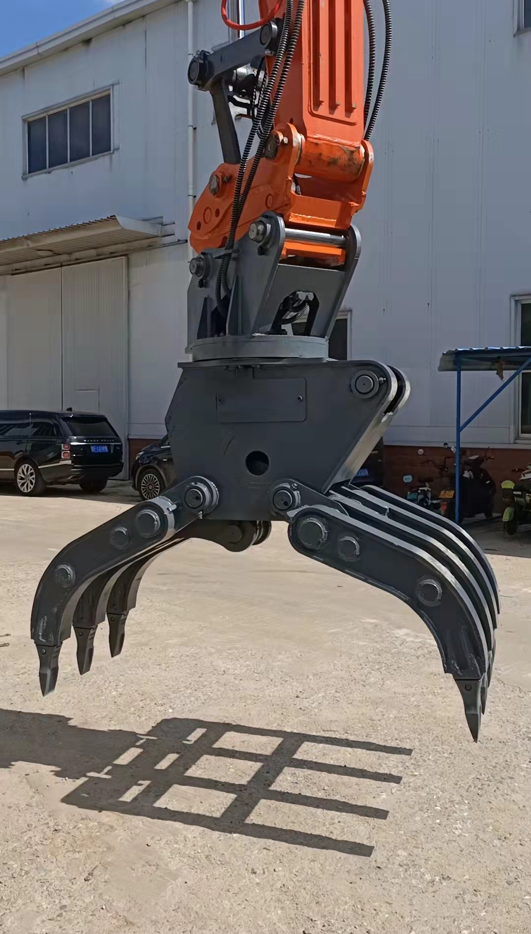 液壓旋轉(zhuǎn)抓木機(jī)   適用于各種廢鋼