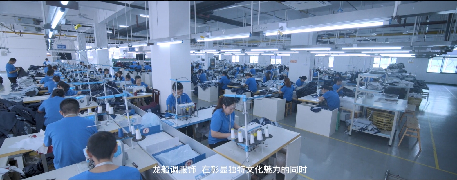 醫(yī)護(hù)服定制，醫(yī)生裝定制，護(hù)士服定制，醫(yī)護(hù)工作服及包布定制，恩施服裝定制工廠(chǎng)
