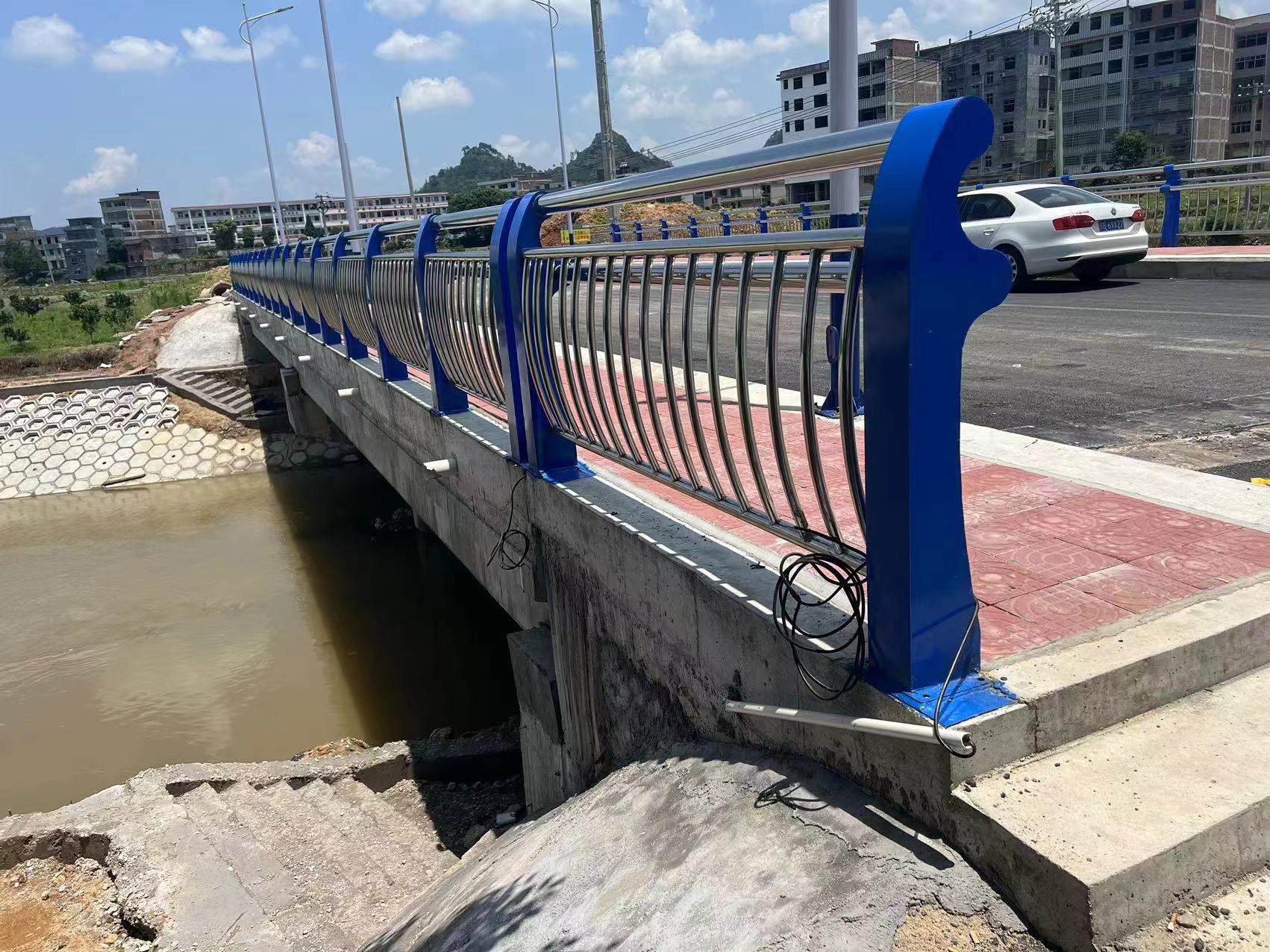 山東不銹鋼復(fù)合管護(hù)欄廠家直銷(xiāo)-哪家好-哪家便宜【山東璀璨金屬制造有限公司】