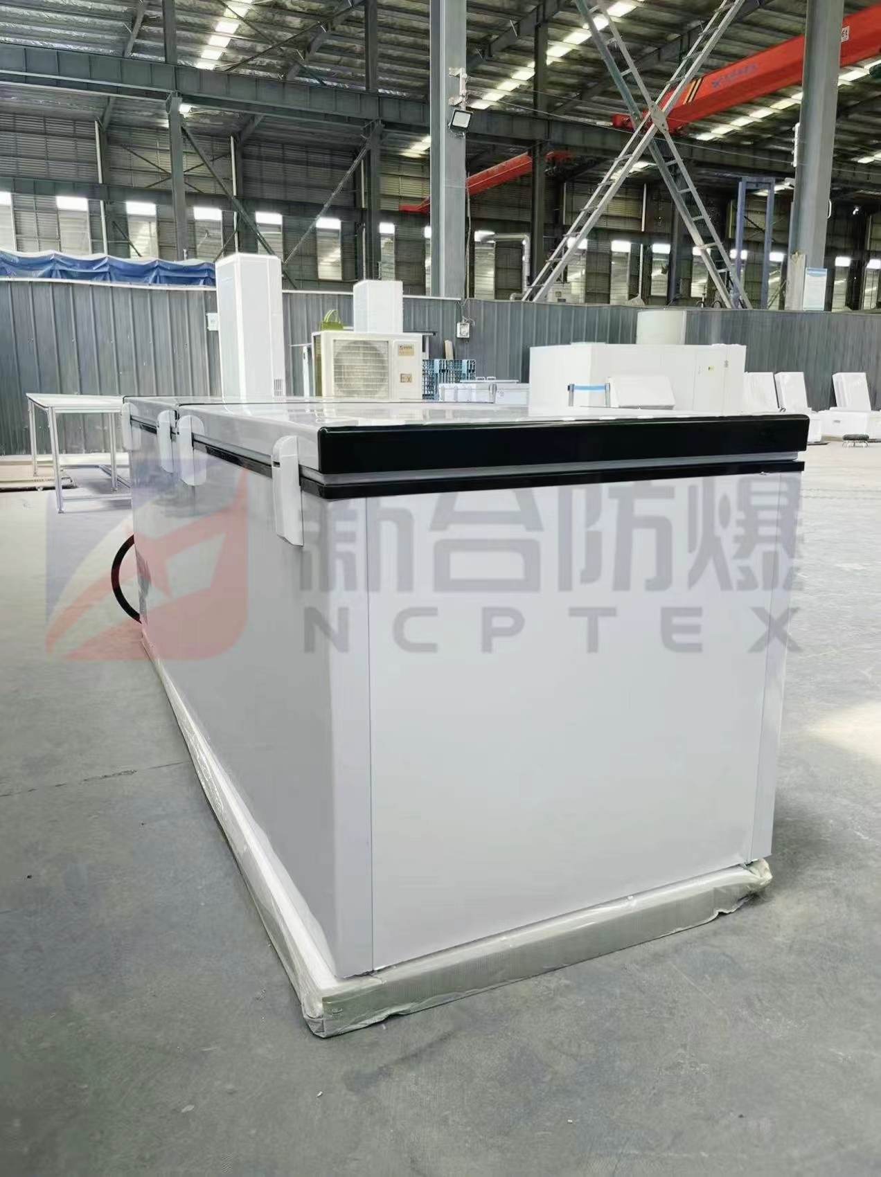 新合1200L防爆冷藏柜