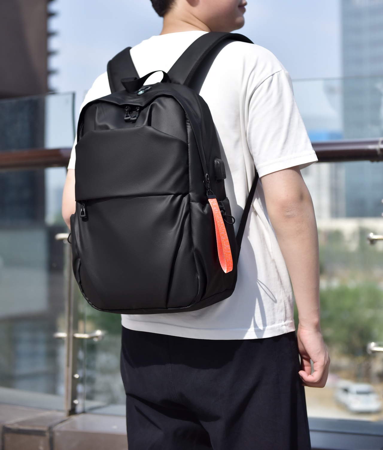 新款潮搭時尚雙肩包筆記本電腦背包大容量旅行包學(xué)院風(fēng)大學(xué)生書包